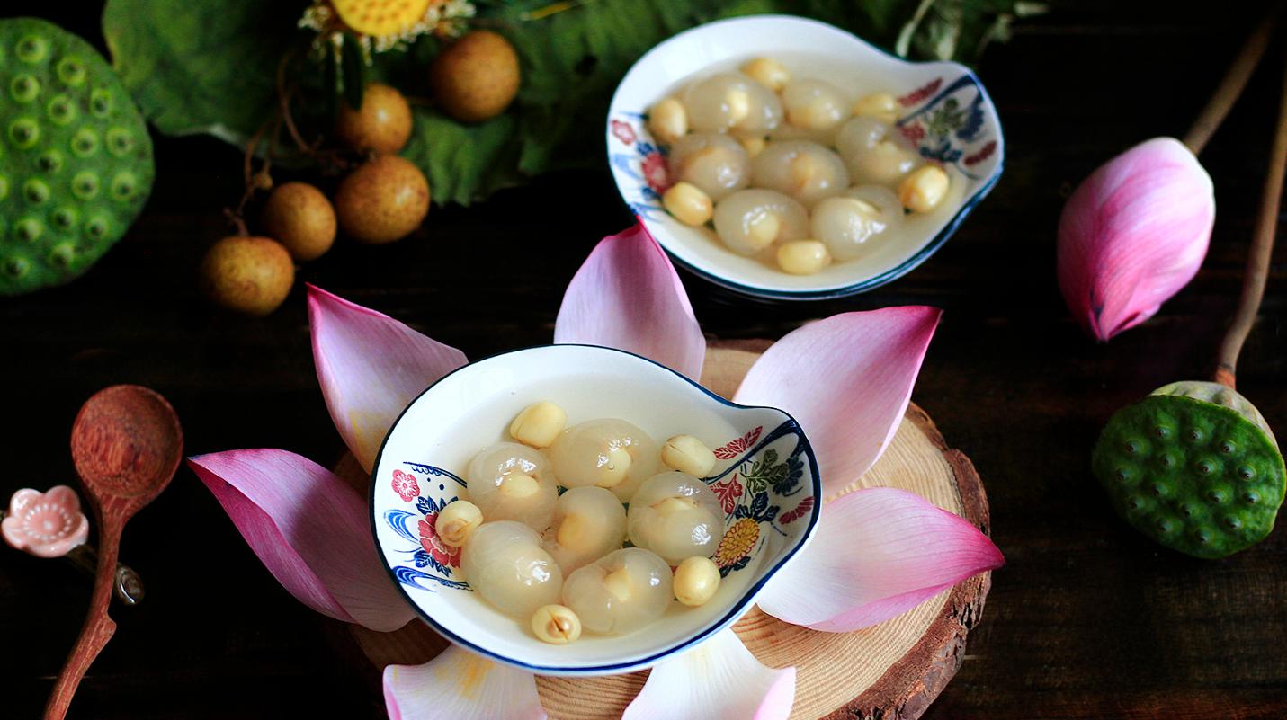 Chè hạt sen long nhãn