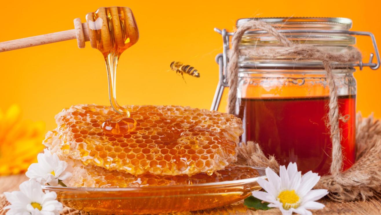 Uống mật ong có nóng gan không?