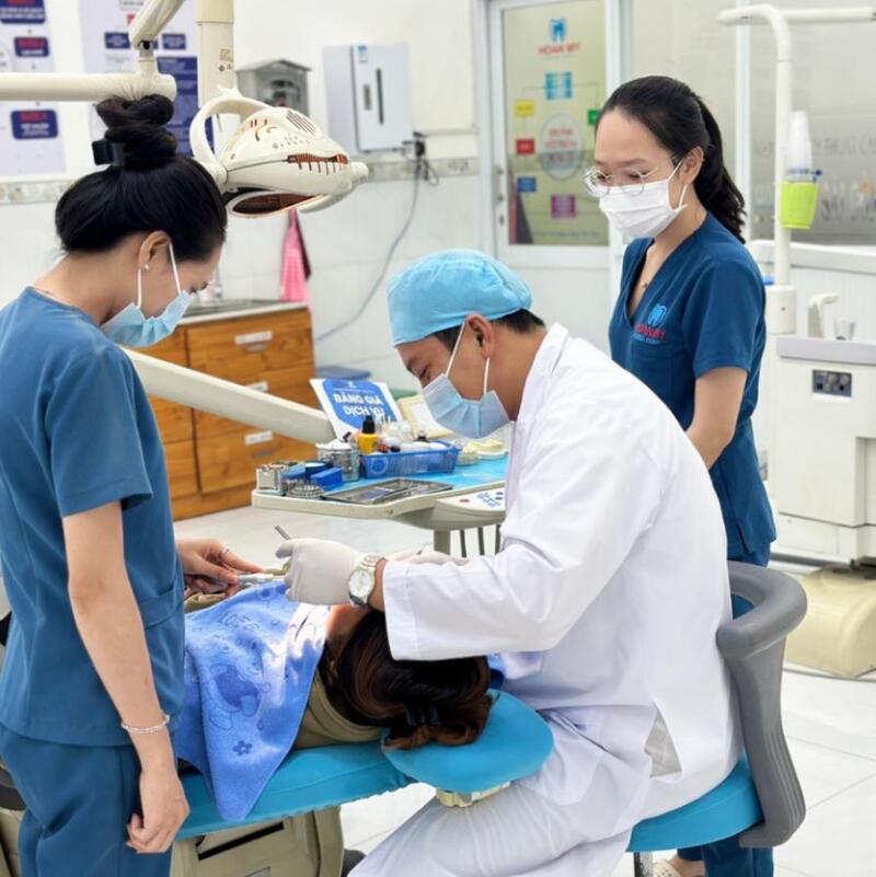 Nên kiểm tra răng miệng định kỳ mỗi 6 tháng