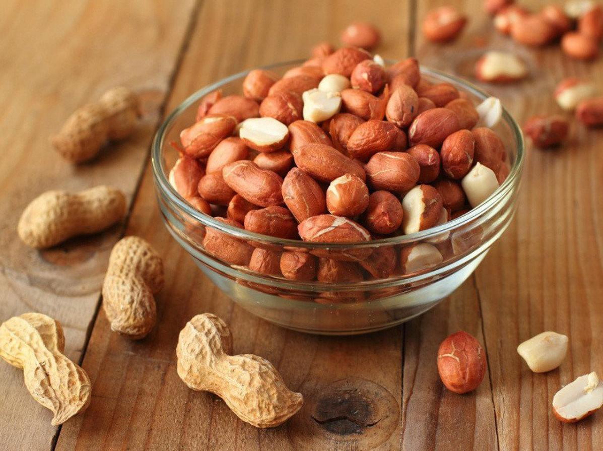 Làm trắng răng tại nhà bằng đậu phộng