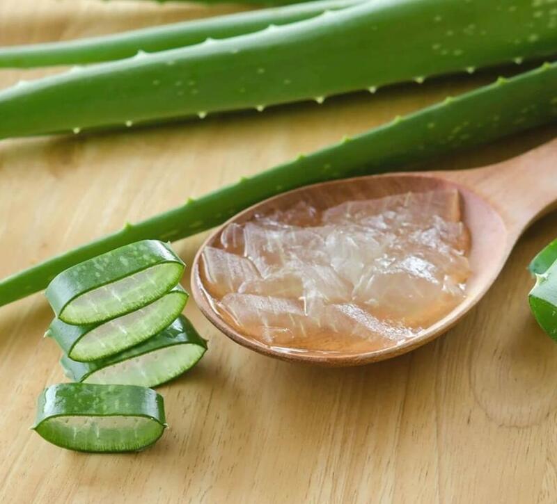 Làm trắng răng tại nhà bằng nha đam