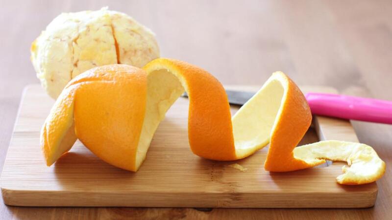 Làm trắng răng tại nhà bằng vỏ cam