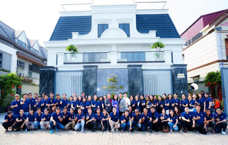 Tập thể nhân sự tại Công ty Điện Huỳnh Lai