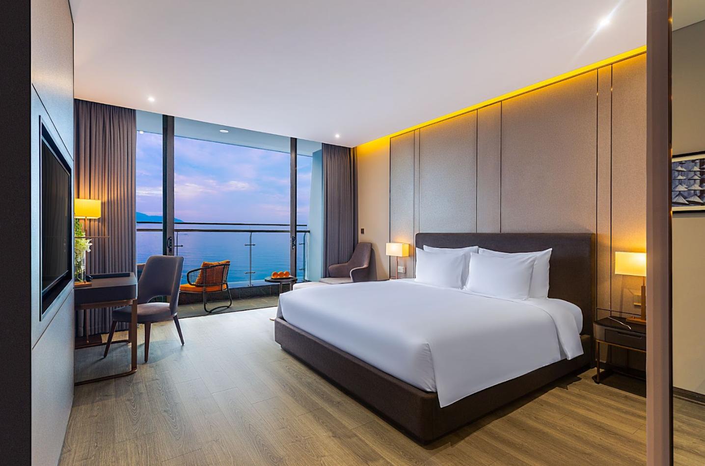 Việc lựa chọn giữa căn hộ dịch vụ và khách sạn khi đi công tác là điều mà nhiều người cần cân nhắc kỹ lưỡng